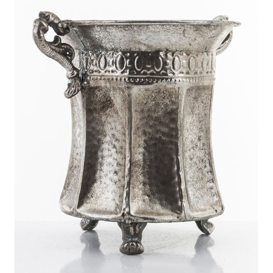 Sendinta sidabrinė vaza